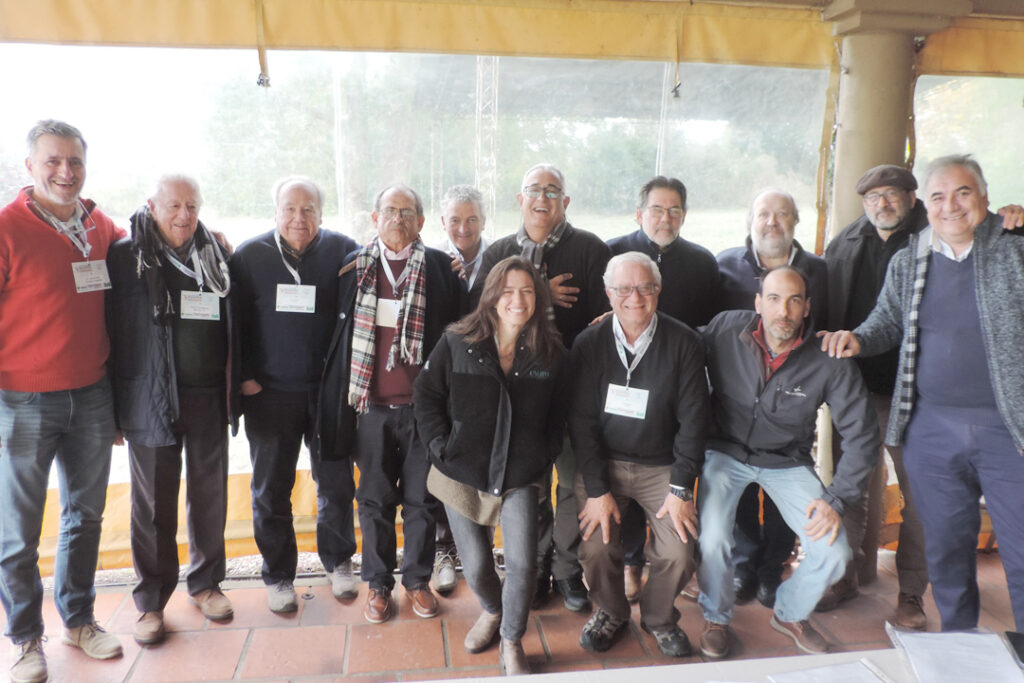 Reunión entre la institucionalidad veterinaria