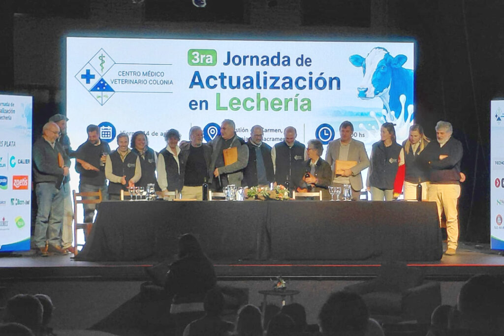 El CVU presente en Colonia, para la 3ra. Jornada de Actualización en Lechería.