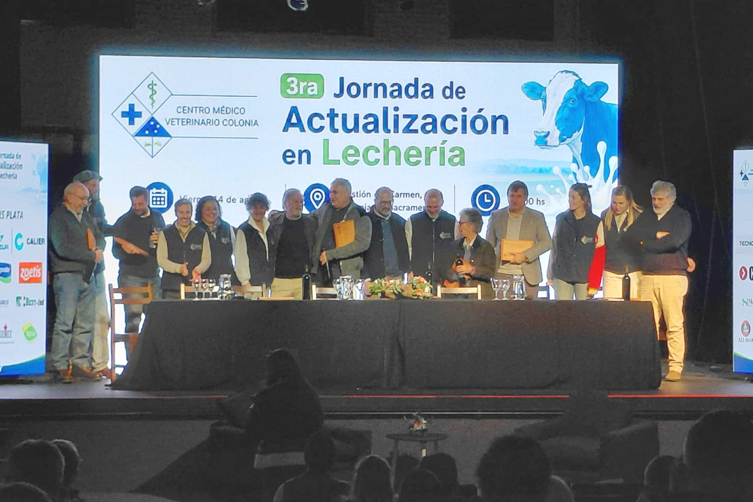 El CVU presente en Colonia, para la 3ra. Jornada de Actualización en Lechería.